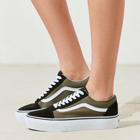 Vans Shoes - ✨HP✨Vans Old Skool Platform Sneaker in Olive ⭐️